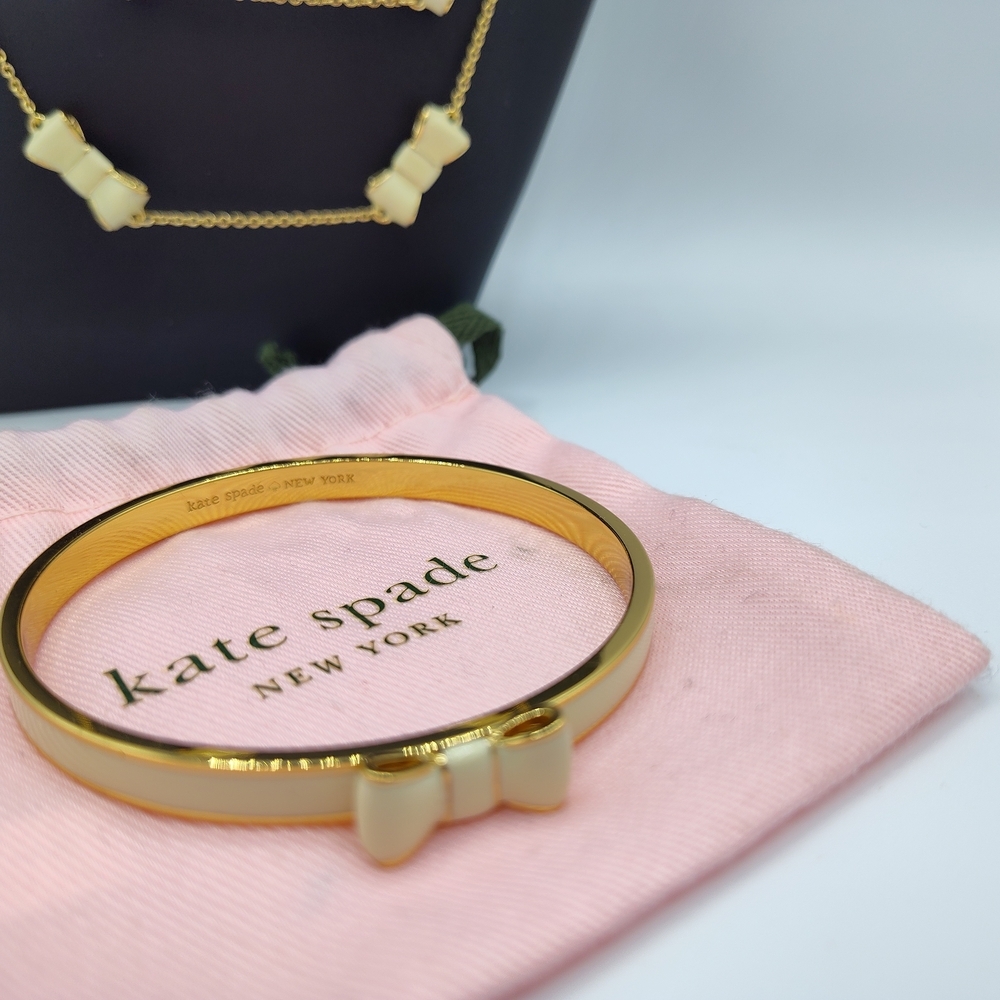 Kate Spade Cream Enamel Bow And Gold Accent Necklace & Bangle Set Dust Bag NWOT - Picture 3 of 6